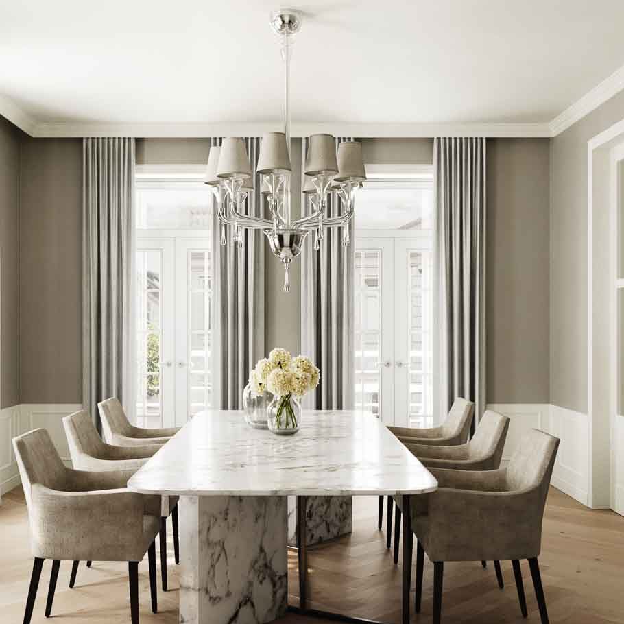 Elegantes Esszimmer in einem Altbau